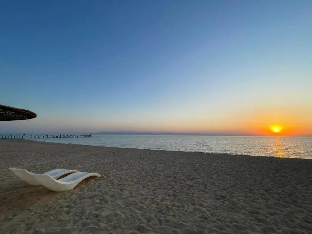 قرية وايت باي راس سدر White Bay Ras Sedr